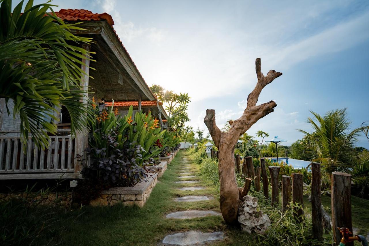 Gara Gara Sea View Hotel Batununggul Exterior photo