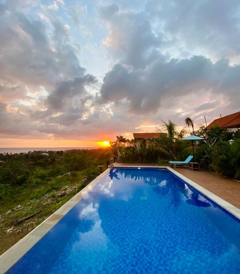 Gara Gara Sea View Hotel Batununggul Exterior photo